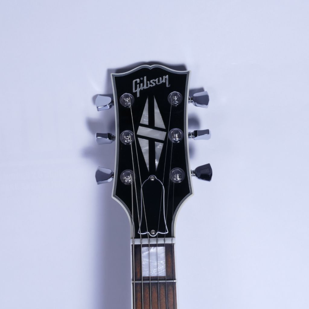 Gibson Les Paul Custom Classic (2011) Black Headstock