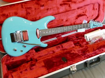 Ibanez JS2410-SYB Joe Satriani Signature Prestige, Sky Blue (2)