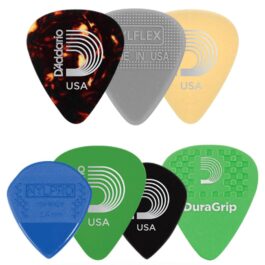 D'Addario 7 Guitar Pick Variety Pack (Medium) (1)
