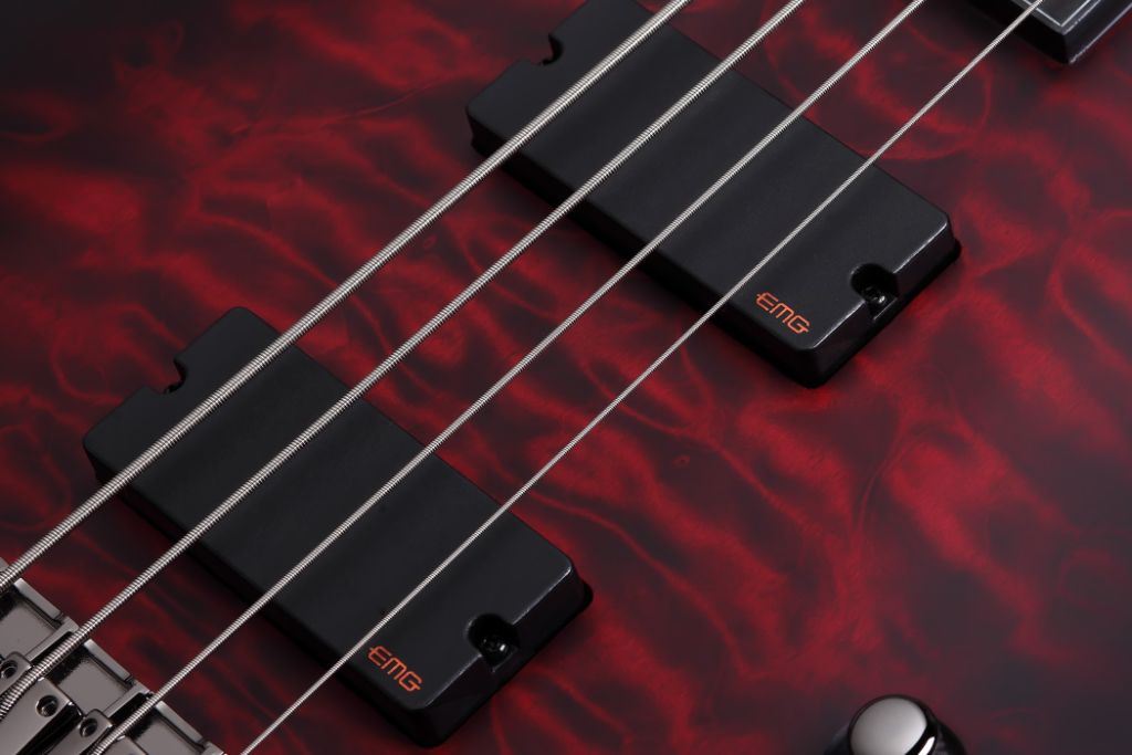 Schecter Hellraiser Extreme-4.Crimson Red Burst Satin (CRBS).04